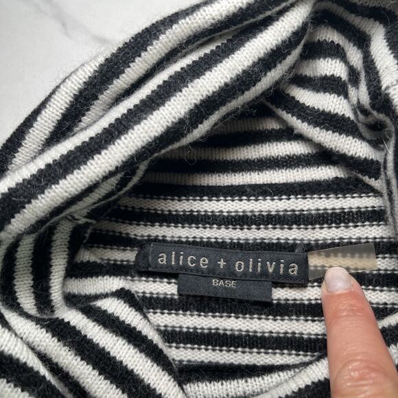 Alice + Olivia Base Cowl Neck Boxy Sweater Sz L Wool Angora Black Ivory Stripes - Picture 2 of 10